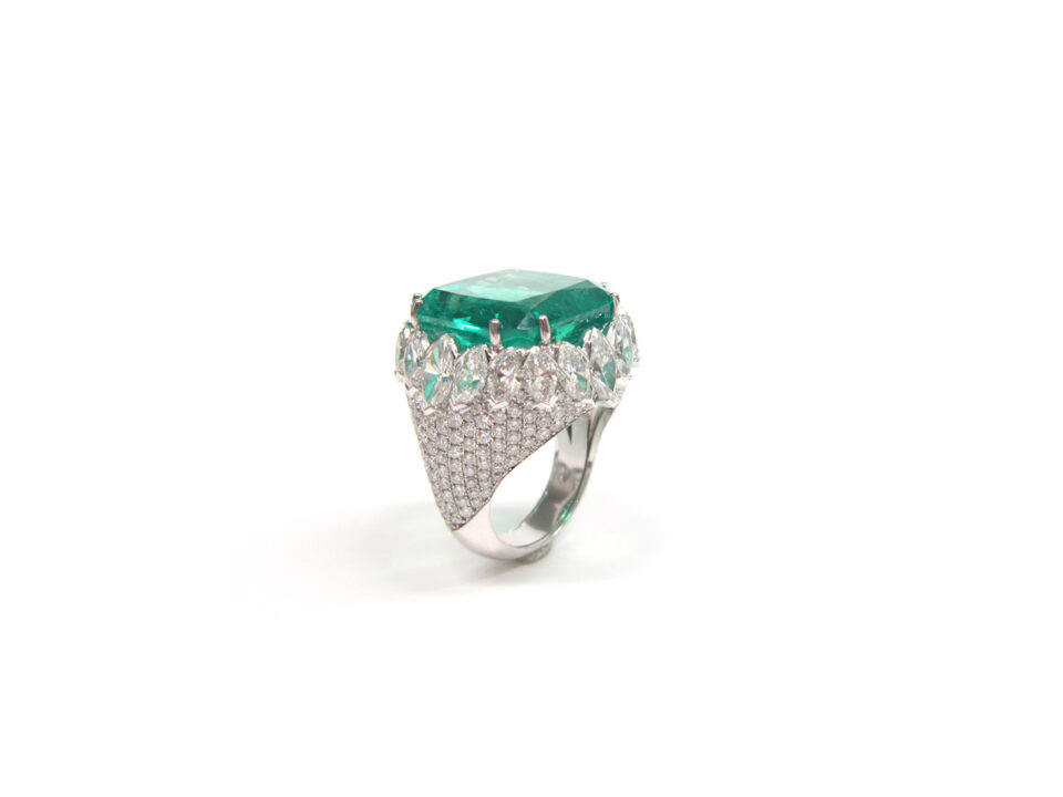 gallery-item