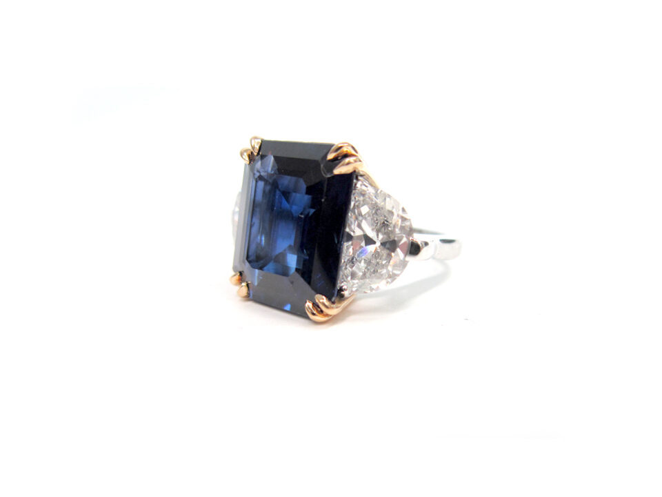 gallery-item