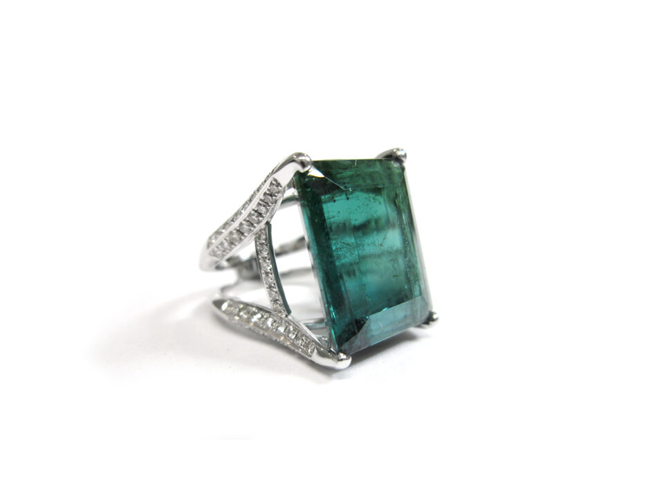 gallery-item