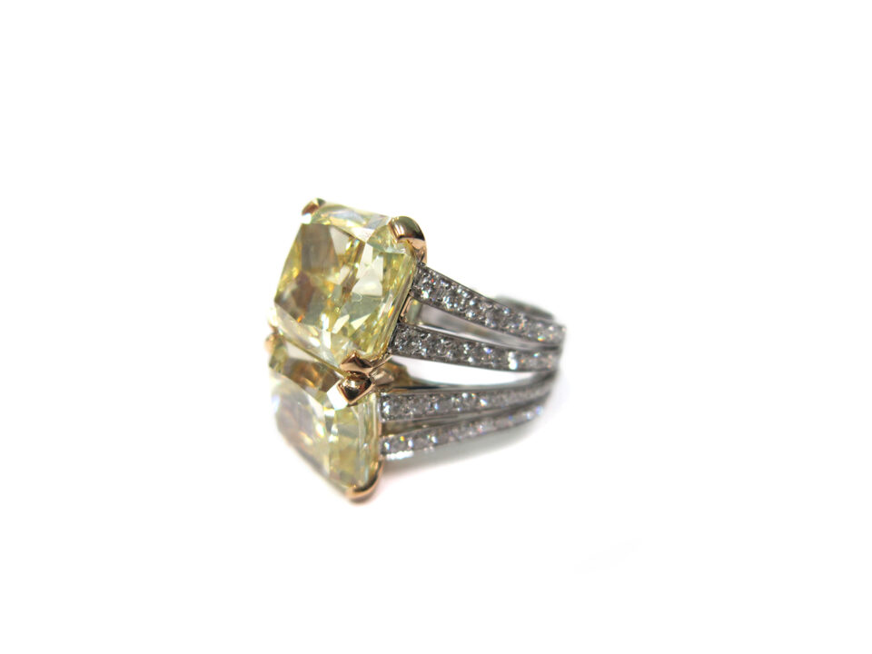 gallery-item